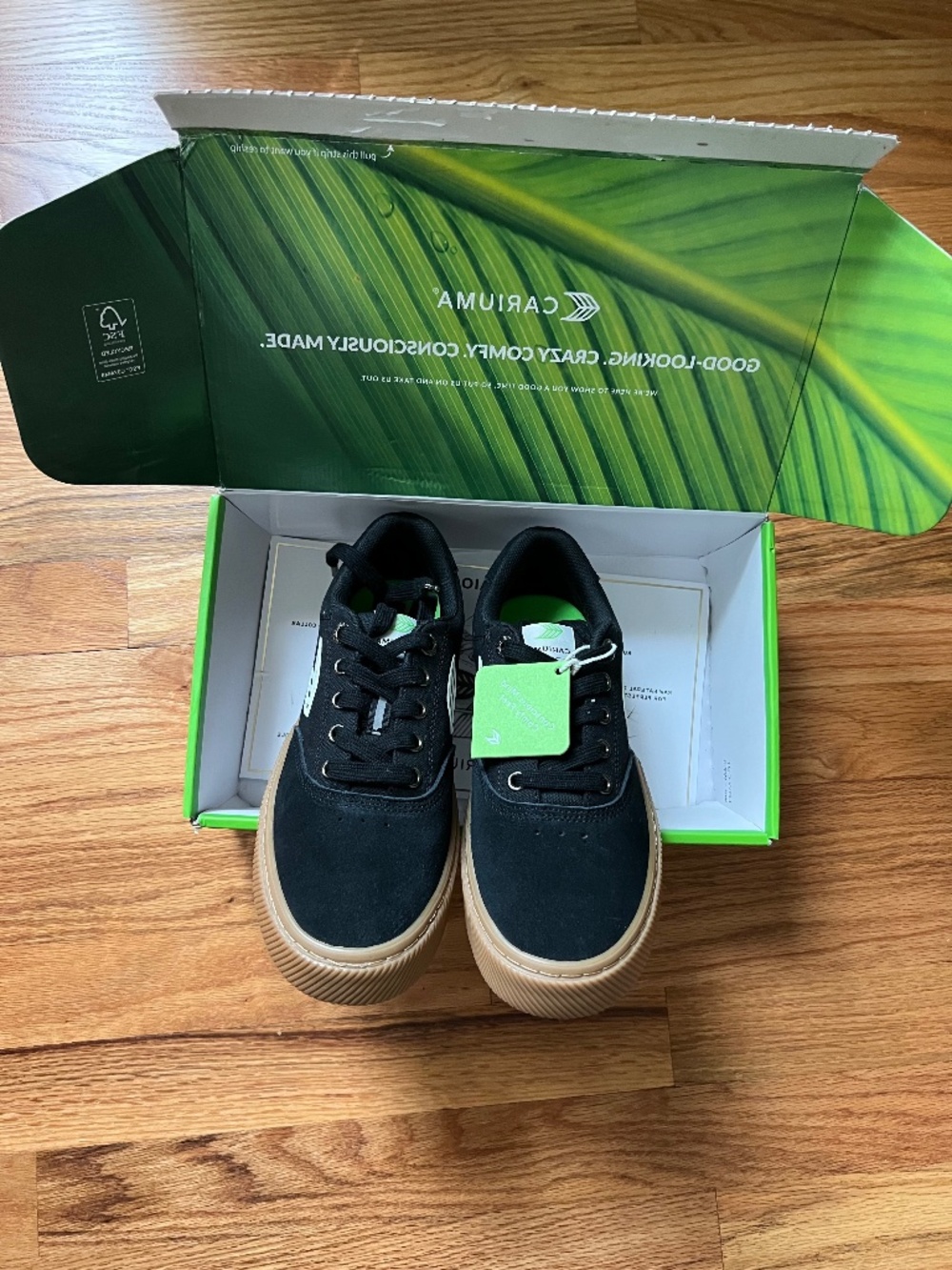 Cariuma Naioca black suede/canvas sneakers unisex women's 7.5/Men 6 NWB $85.00